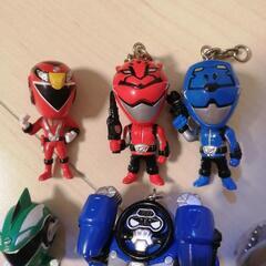 ⑦戦隊ヒーローフィギュア5体　キーホルダーの画像
