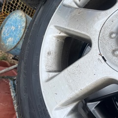 215/60r17日産純正スノータイヤの画像