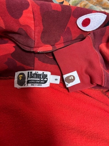 シャークパーカー　s レッド　BAPE