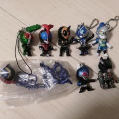 ④仮面ライダー　フィギュア各種