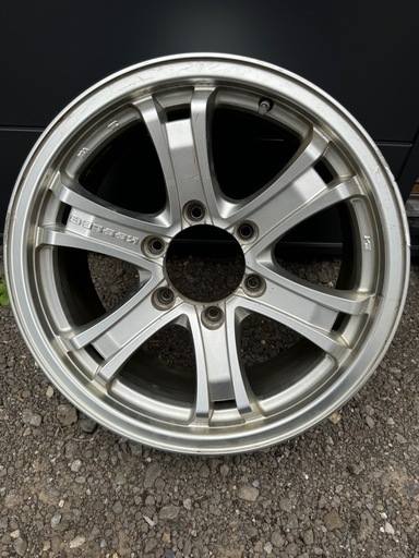 プラド、ハイラックス等に17インチ6穴4本