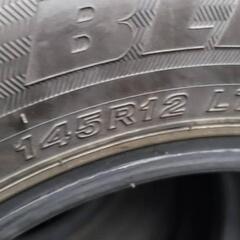 ✨ブリジストン　冬タイヤ　145R12　LT  4本セット✨の画像