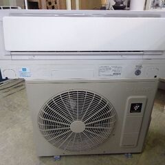 SHARPルームエアコン　２０２１年　２・２KW　ロボ付き　人感...