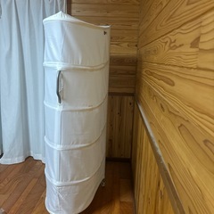 IKEA オシャレ多目的棚 下3か所ローラー付きの画像