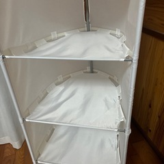 IKEA オシャレ多目的棚 下3か所ローラー付きの画像