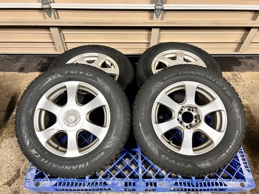 【受け渡し決定】ほぼ未使用 215/65R16 TOYO ウィンタートランパス TX アルミホイールセット