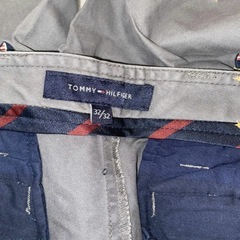 Tommy Hilfiger(トミーフィルフィガー)チノパン刺繍の画像