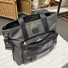 TUMI(トゥミ) トートバックの画像