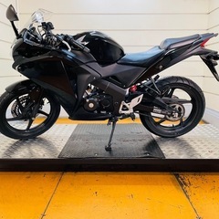 7824km  ★始動動画あり★  ホンダ  CBR125R JC50　小型の画像