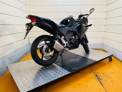 7824km  ★始動動画あり★  ホンダ  CBR125R JC50　小型