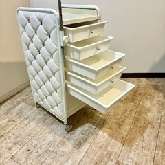 マツエク用ワゴンの画像