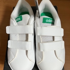 キッズ　スニーカー　adidas 16の画像