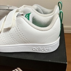 キッズ　スニーカー　adidas 16の画像
