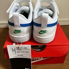 新品　NIKE キッズスニーカー　18 　の画像