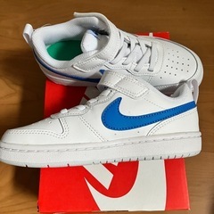 新品　NIKE キッズスニーカー　18 　の画像