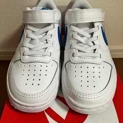 新品　NIKE キッズスニーカー　18 　の画像