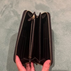 PRADA 長財布の画像