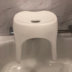 ニトリ裏面も洗いやすい 抗菌風呂いす ブロウ 高さ35cm(ホワ...
