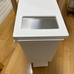ゴミ箱　キッチン