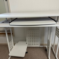 【決まりました】PCデスクの画像