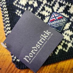 ノードストリック Nordstrikk マフラー　濃紺・白　未使用タグ付きの画像