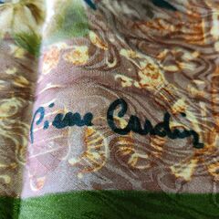 ピエールカルダン　シルク　スカーフ　pierre cardin 絹の画像
