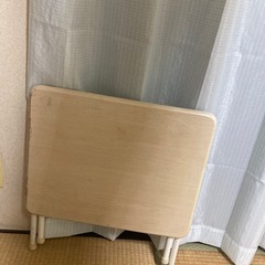 テーブル