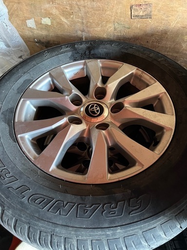 ランクル200　純正タイヤ　ホイール