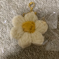 手作り編み物フラワーキーホルダー