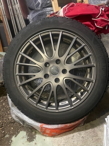 2023年スタッドレスタイヤ4本
とホイール