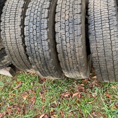  4トン車　スタッドレスタイヤ4本セット　225.80R.17.5