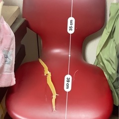 レトロ赤い椅子2脚