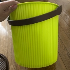 蓋付き丸型ボックスの画像