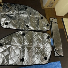 値下げしました◎遮光 断熱 サンシェード フロント2枚セット (運転席窓／助手席窓） ハイエース用 レジアスエース用 ワイド対応 200系 車中泊 オートキャンプ アウトドア◎の画像
