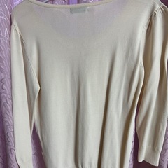 カーディガン　レディース　レーヨン65ナイロン35% Mサイズ　かわいいボタンの画像