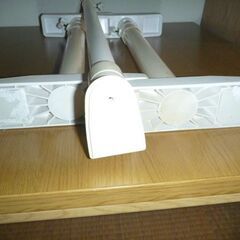 隙間家具、突っ張り棒、本棚・たんす倒壊防止突っ張り棒の3点の画像