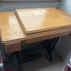 足踏みミシンの画像