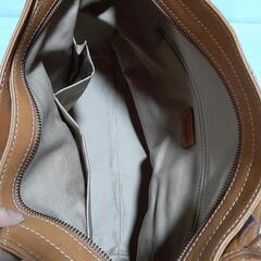 Dakota　ダコタ　ショルダーバック　(表面に擦り傷有ります)　の画像