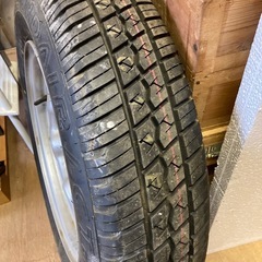 ジムニー スペアタイヤ と背面カバーの画像