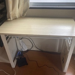 折りたたみベージュ机