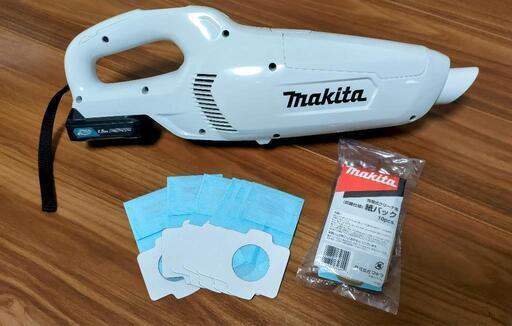 【終了】マキタ　充電式クリーナ　バッテリ・紙パック付き　Makita【中古】
