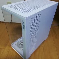 PCケース１つとフルカラーLEDファンが８枚　ピラーレス　２面ガラス　A-DATA XPG INVADER Xの画像