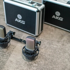 AKG C214 ×2 【コンデンサーマイク】、ステレオマイクバー K&M 23510