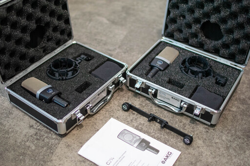 AKG C214 ×2 【コンデンサーマイク】、ステレオマイクバー K&M 23510