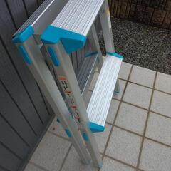 脚立　二段　アルミ製の画像