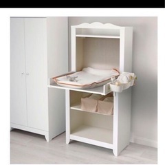 イケア  IKEAの2wayおむつ替え台、収納棚