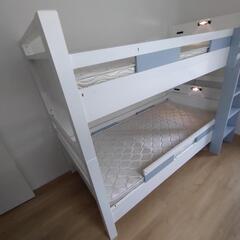 頑丈　二段ベッド　マット　コンセント　照明付き　大人・子供部屋の画像