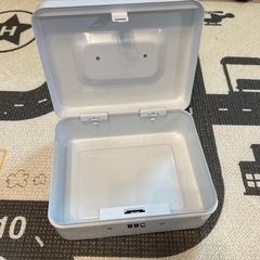 金庫（訳あり）の画像