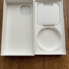 iPhone15 空き箱の画像