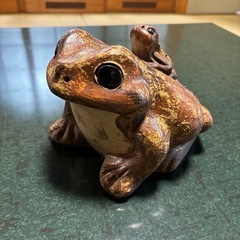 カエルの置き物